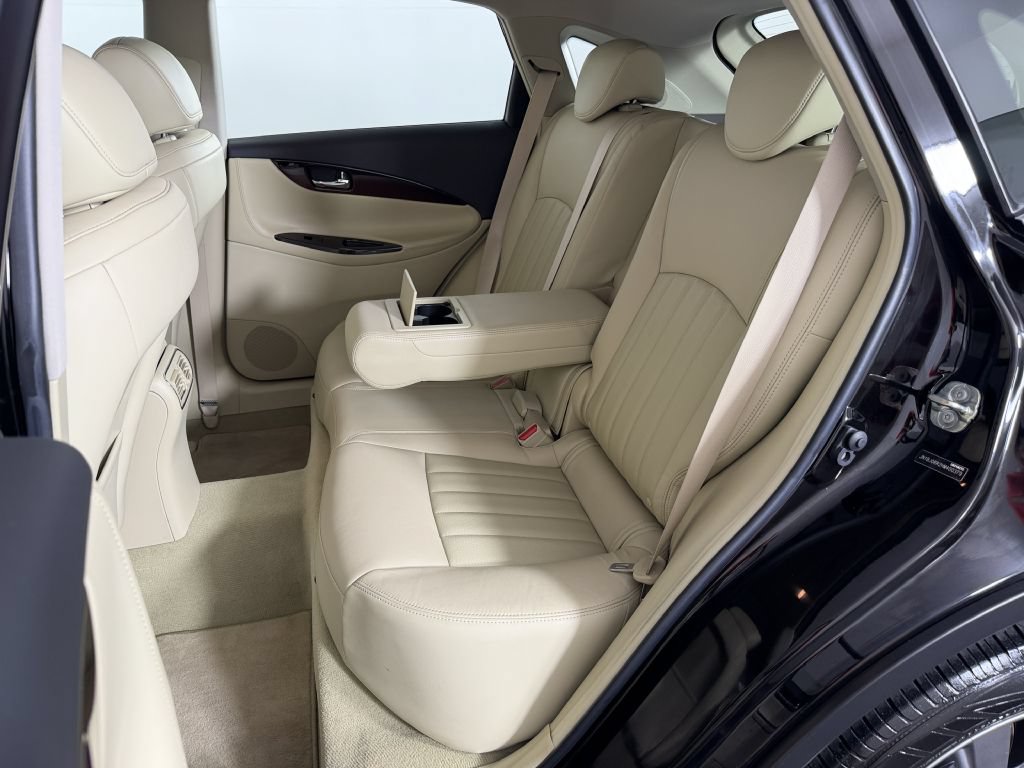 Used 2017 INFINITI QX50 AWD w/ Premium Package image 17