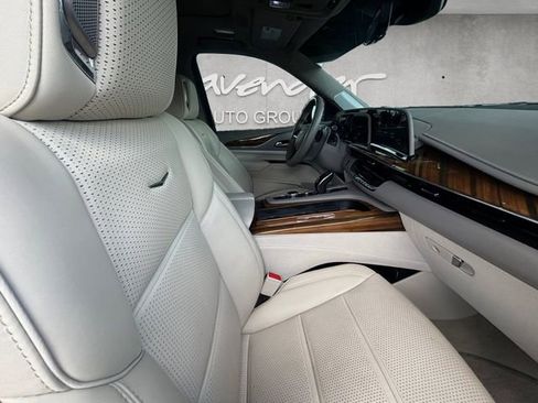 Used 2024 Cadillac Escalade Premium Luxury Platinum AWD/4WD image 30