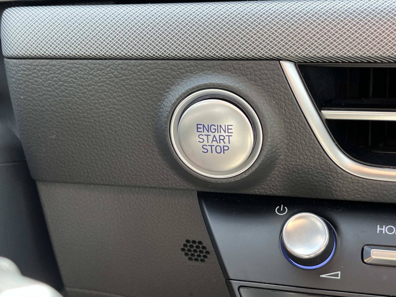 Used 2025 Hyundai Sonata SEL FWD image 32