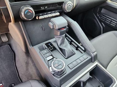 Used 2025 Toyota Tacoma TRD Off-Road image 21