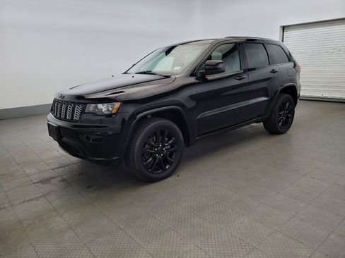 Used 2022 Jeep Grand Cherokee Laredo X AWD/4WD image 2