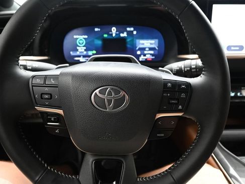 Used 2025 Toyota Crown Signia w/ Advanced Technology Package AWD/4WD image 18