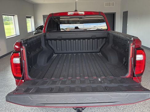 Used 2024 GMC Canyon Elevation w/ Elevation Premium Package AWD/4WD image 9