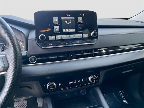 Used 2024 Mitsubishi Outlander AWD image 20