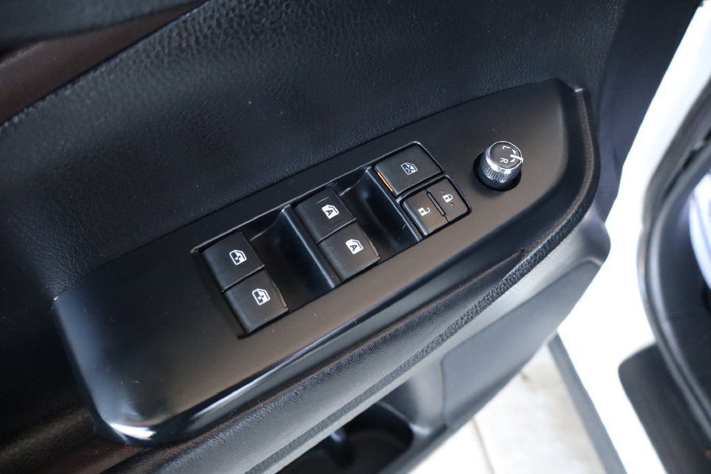 Used 2015 Toyota Highlander XLE AWD/4WD image 14