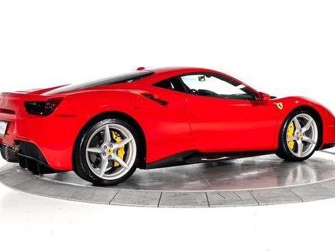 Certified 2018 Ferrari 488 GTB RWD image 2