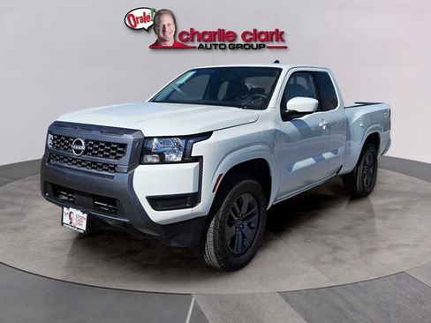 Certified 2025 Nissan Frontier SV RWD image 2