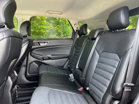 Used 2016 Ford Edge SEL w/ Equipment Group 201A AWD/4WD image 16