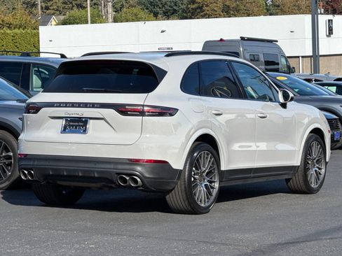 Used 2021 Porsche Cayenne S image 4