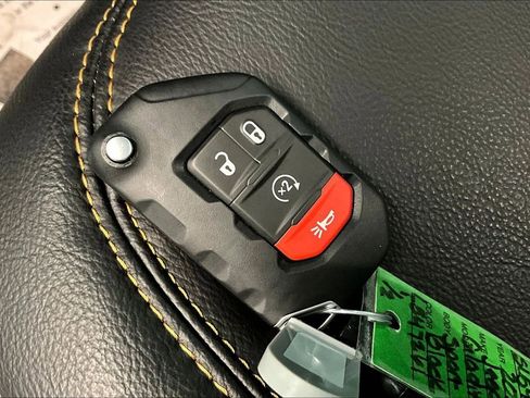 New 2025 Jeep Gladiator Sport image 23