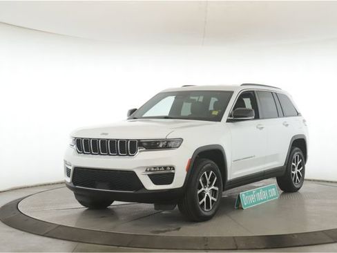 Used 2025 Jeep Grand Cherokee Limited image 10
