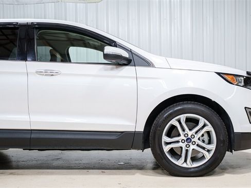 Used 2018 Ford Edge Titanium w/ Technology Package AWD/4WD image 16