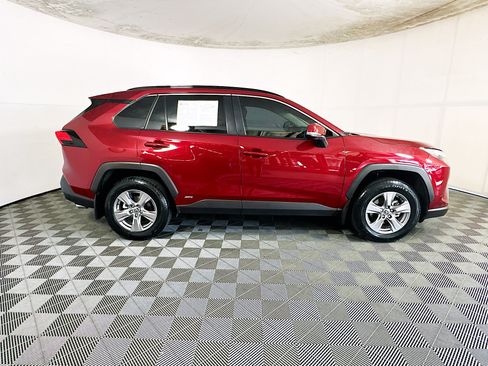 Used 2025 Toyota RAV4 LE AWD/4WD image 2