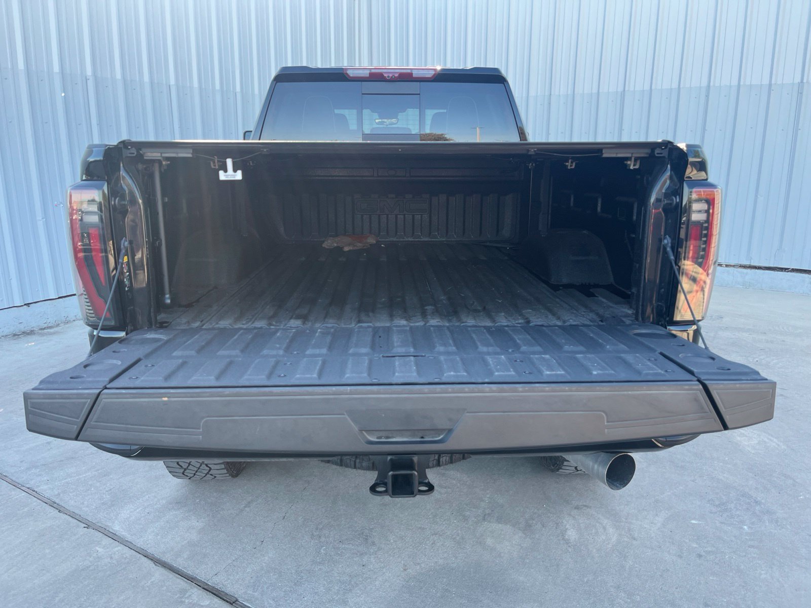 Used 2025 GMC Sierra 2500 AT4X AWD/4WD image 8
