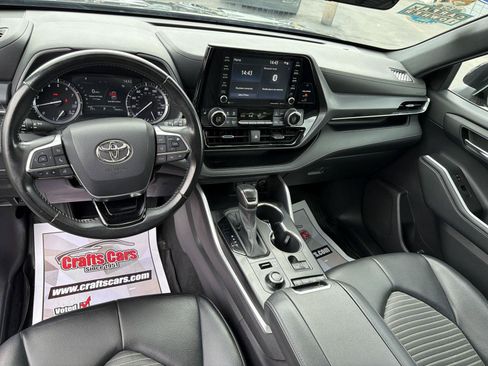 Used 2021 Toyota Highlander XSE AWD/4WD image 12