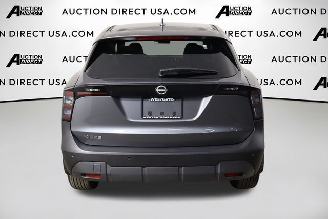 Used 2025 Nissan Kicks SV FWD image 3