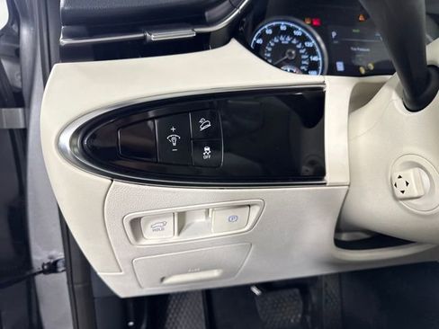 Used 2023 Genesis Electrified GV70 Advanced image 20