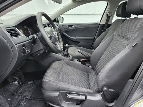 Used 2012 Volkswagen Jetta 2.0L Base image 16