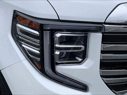 Used 2025 GMC Sierra 1500 SLT image 25