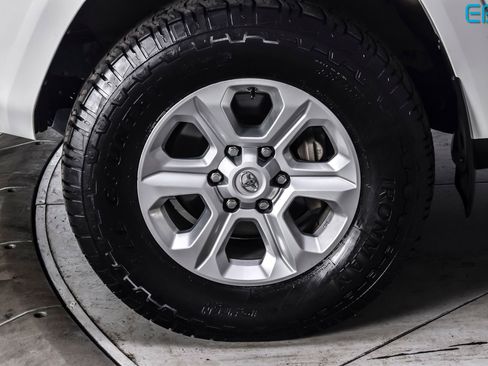 Used 2024 Toyota 4Runner SR5 AWD/4WD image 10