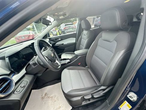 Used 2024 Chevrolet Trax LT w/ Driver Confidence Package FWD image 21
