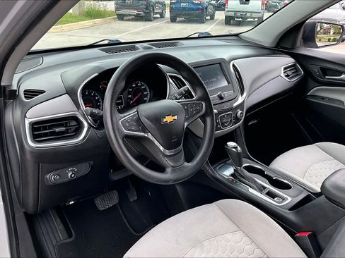 Used 2018 Chevrolet Equinox LS FWD image 18