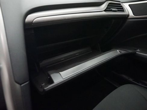 Used 2020 Ford Fusion SE image 33