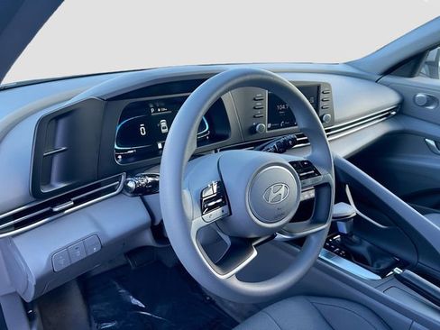 New 2026 Hyundai Elantra SE FWD image 9