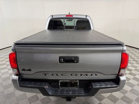 Used 2020 Toyota Tacoma SR w/ SX Package AWD/4WD image 9