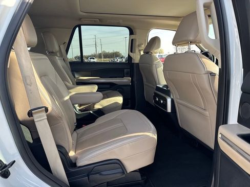Used 2024 Ford Expedition Limited image 15