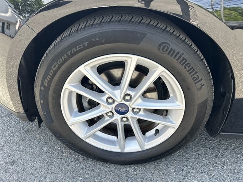 Used 2018 Ford Focus SE FWD image 8