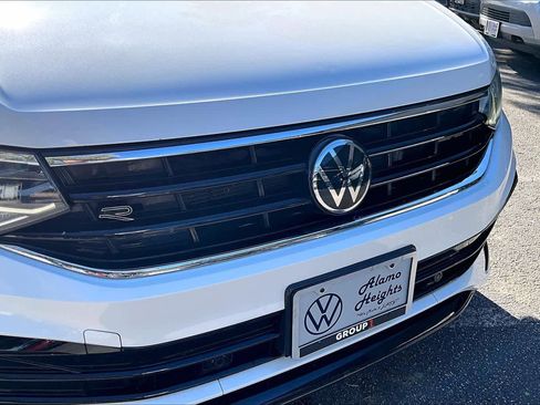 Certified 2023 Volkswagen Tiguan SE R-Line image 31