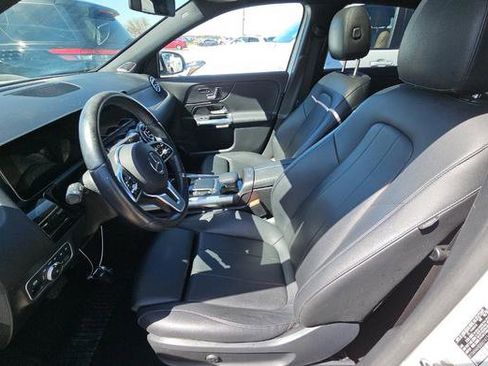 Used 2021 Mercedes-Benz GLA 250 4MATIC w/ Premium Package image 5