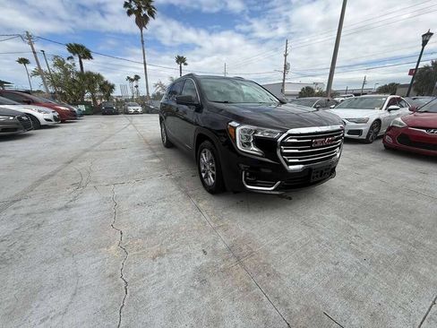 Used 2023 GMC Terrain SLT image 3