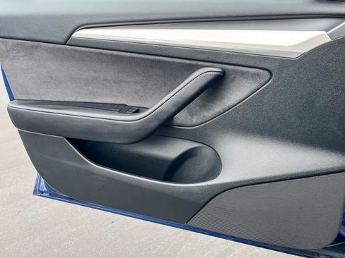 Used 2023 Tesla Model 3 Standard Range image 19