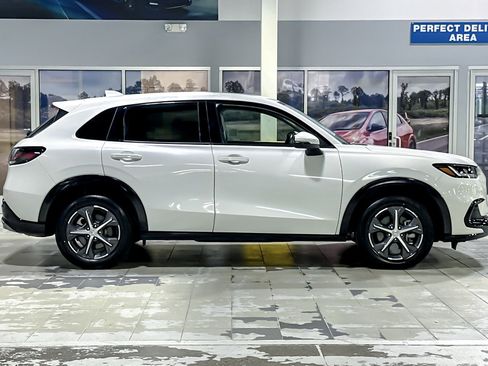 Used 2024 Honda HR-V EX-L image 8