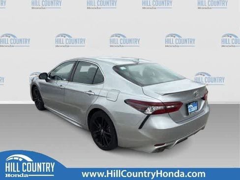 Used 2023 Toyota Camry XSE FWD image 4
