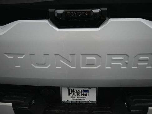 New 2024 Toyota Tundra Platinum image 23