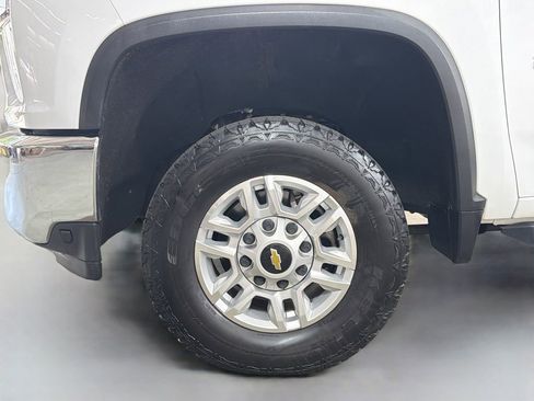 Used 2022 Chevrolet Silverado 2500 LT w/ Convenience Package AWD/4WD image 32