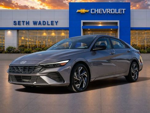 Used 2025 Hyundai Elantra Sport FWD image 3