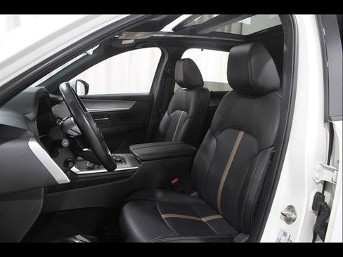 Certified 2024 MAZDA CX-90 3.3 Turbo S w/ Premium Package AWD/4WD image 5