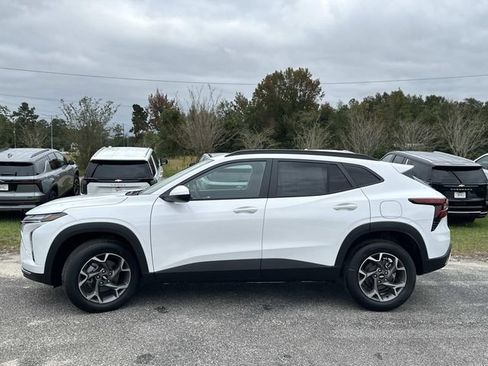 New 2026 Chevrolet Trax LT w/ LPO, Blackout Package image 17