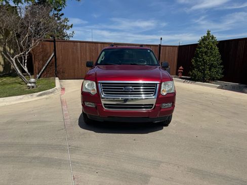 Used 2008 Ford Explorer XLT image 1