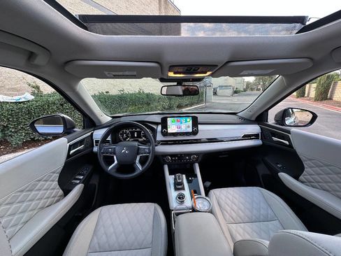 Used 2023 Mitsubishi Outlander SEL image 15