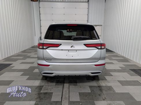 Used 2023 Mitsubishi Outlander SEL 40th Anniversary image 3