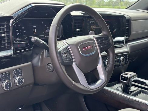 Used 2025 GMC Sierra 1500 SLT w/ SLT Convenience Package AWD/4WD image 8