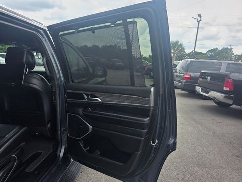 Used 2022 Jeep Wagoneer Series III w/ Convenience Group I AWD/4WD image 17