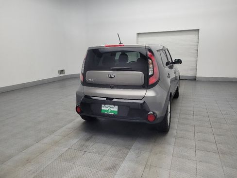 Used 2016 Kia Soul + image 9