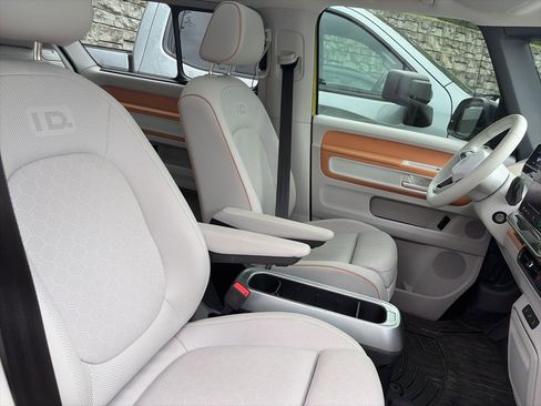 Used 2025 Volkswagen ID. Buzz 1st Edition image 27