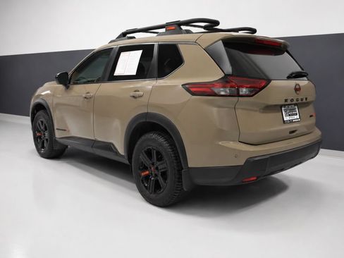 Certified 2025 Nissan Rogue SV AWD/4WD image 3